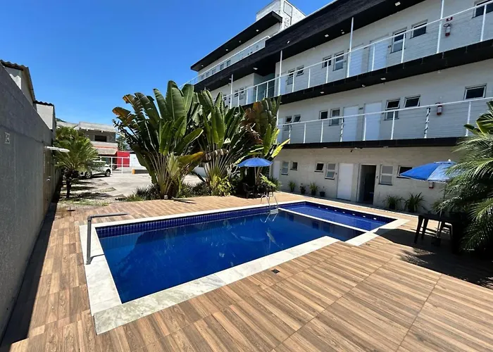 Praia e Piscina em
