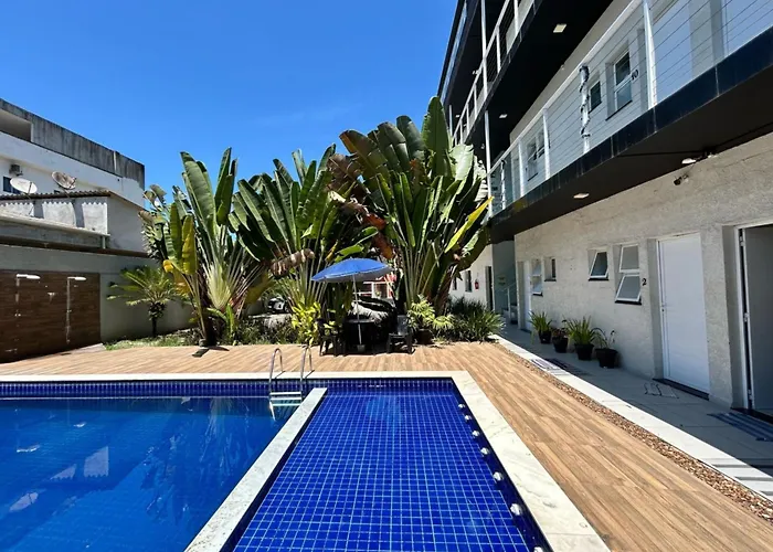 Praia e Piscina em
